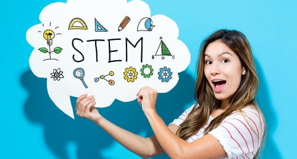 ¿Cómo desarrollar a más mujeres en carreras STEM?