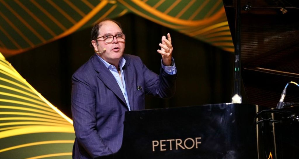 Foto Felipe Gomez pianista jpeg